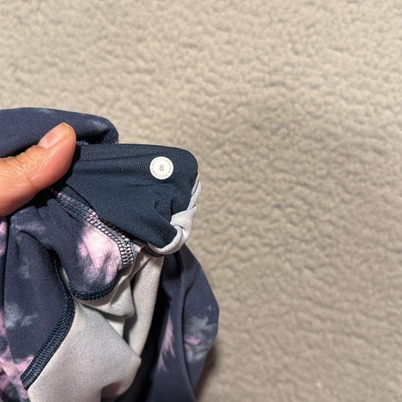 Lululemon Align High-Rise Crop 23"
Circulate Tie Dye Mineral Blue Multi size 8 - Picture 6 of 6